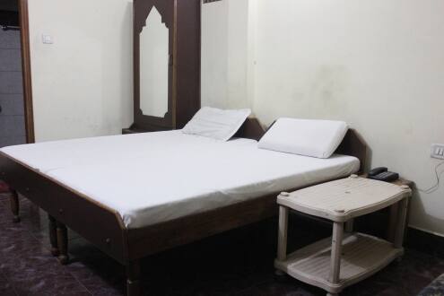 Hotel Deluxe, Amritsar 2